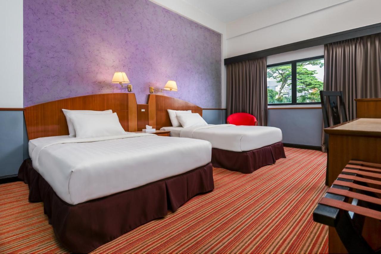 Merrida Hotel Klang Esterno foto